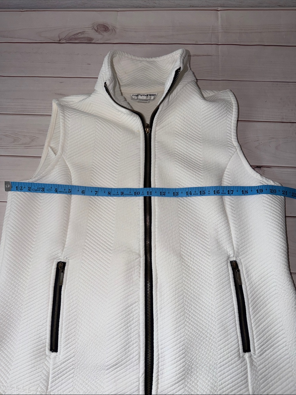 Cathy Daniels White Quilted Sleeveless Zip Vest with Black Trim Size Large - Picture 4 of 5